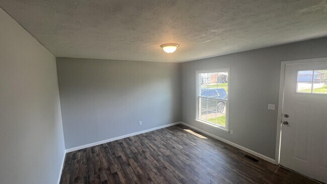 Building Photo - 186 Keebler Dr