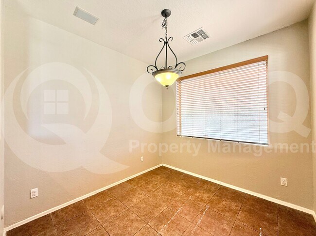 Building Photo - 3318 E Pinot Noir Ave