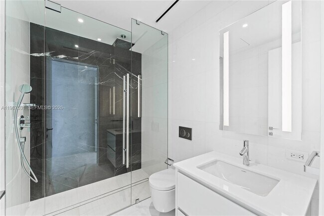 Building Photo - 300 Biscayne Blvd Way