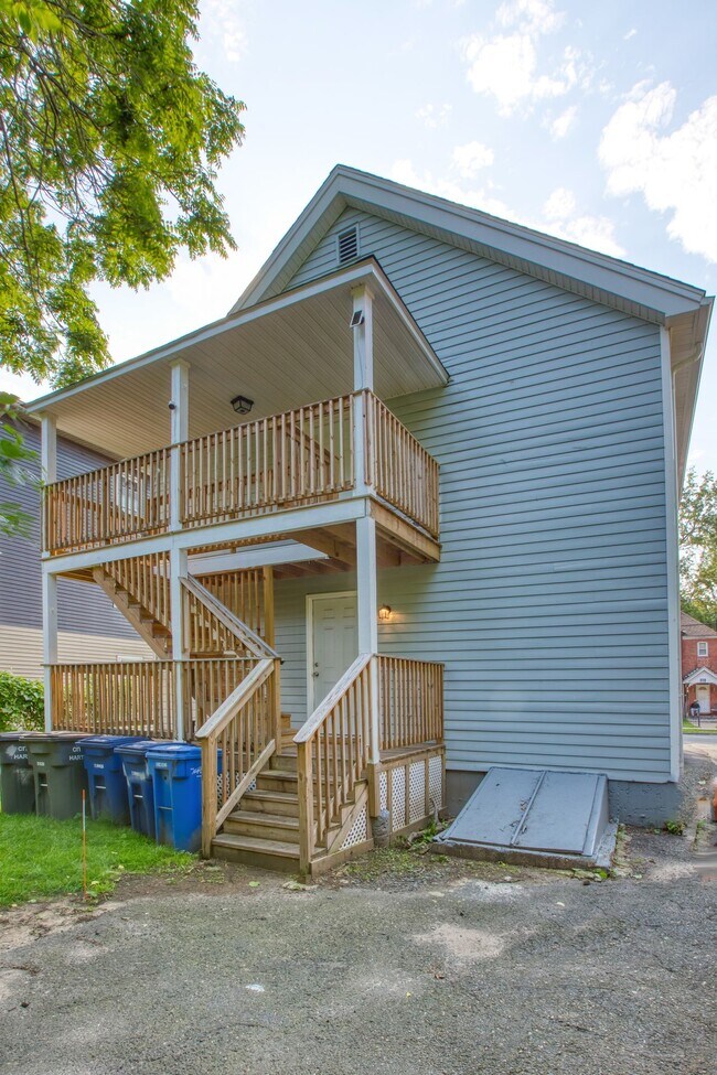Building Photo - 12 Martin St