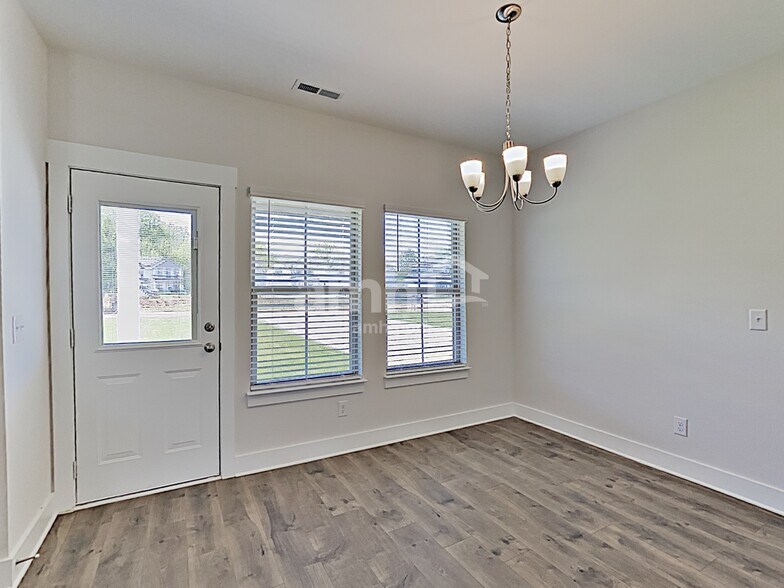 Building Photo - 5145 Jack Byrnes Dr