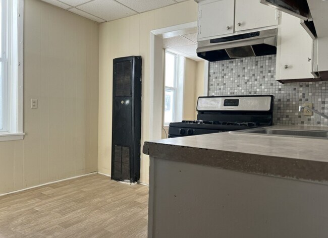 Building Photo - 123 Park Ave