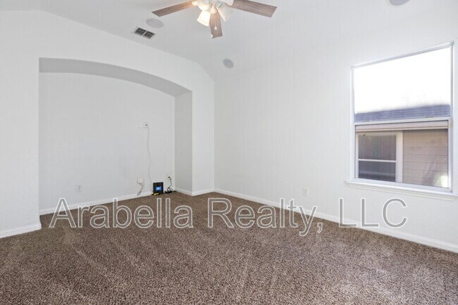 Building Photo - 208 Dove Run