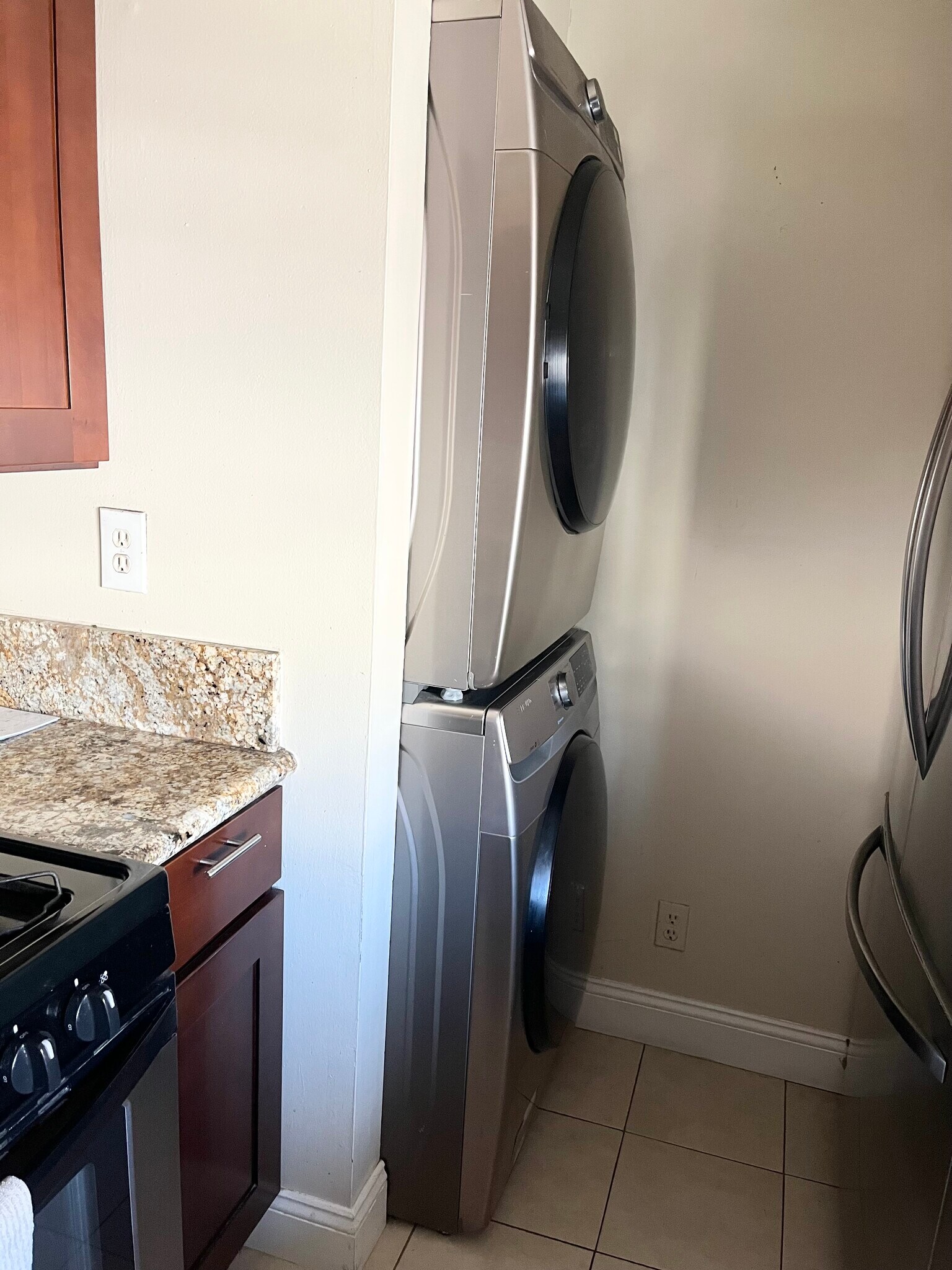 Building Photo - 5706 Fair Ave