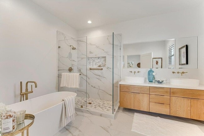 Building Photo - 513 Hill St