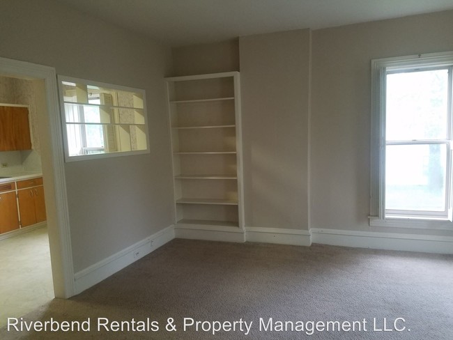 Building Photo - 1103 8th St E