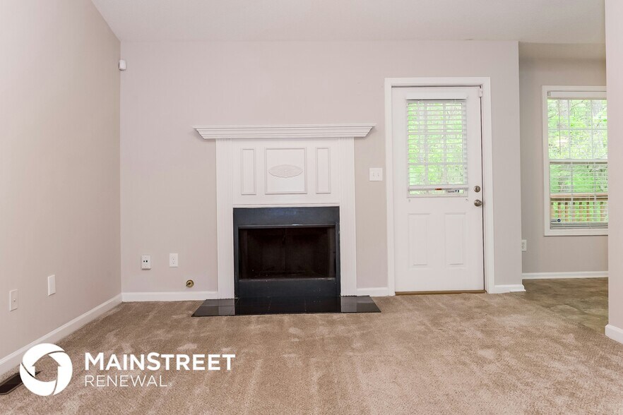 Building Photo - 5515 Hall Cir