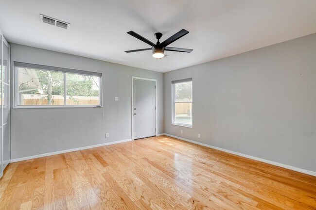 Building Photo - 1413 Berkshire Dr