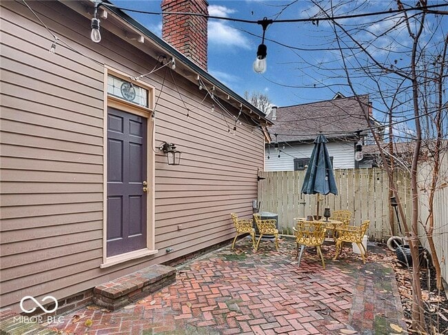 Building Photo - 321 N Park Ave