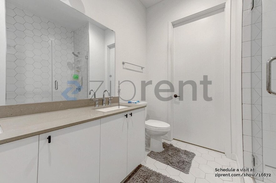 Building Photo - 800 Embassy Dr