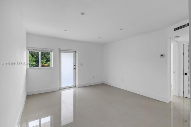 Building Photo - 21845 Goulds Ave