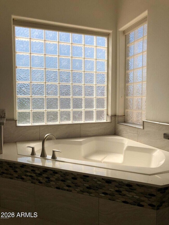 Building Photo - 3169 E Desert Flower Ln