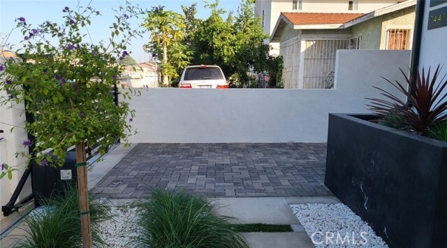 Building Photo - 142 W 84th Pl