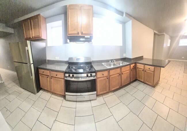 Building Photo - 6030 S Eberhart Ave