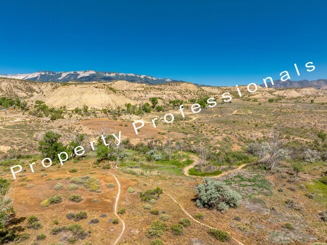 Building Photo - Wind River Apartment for Rent!