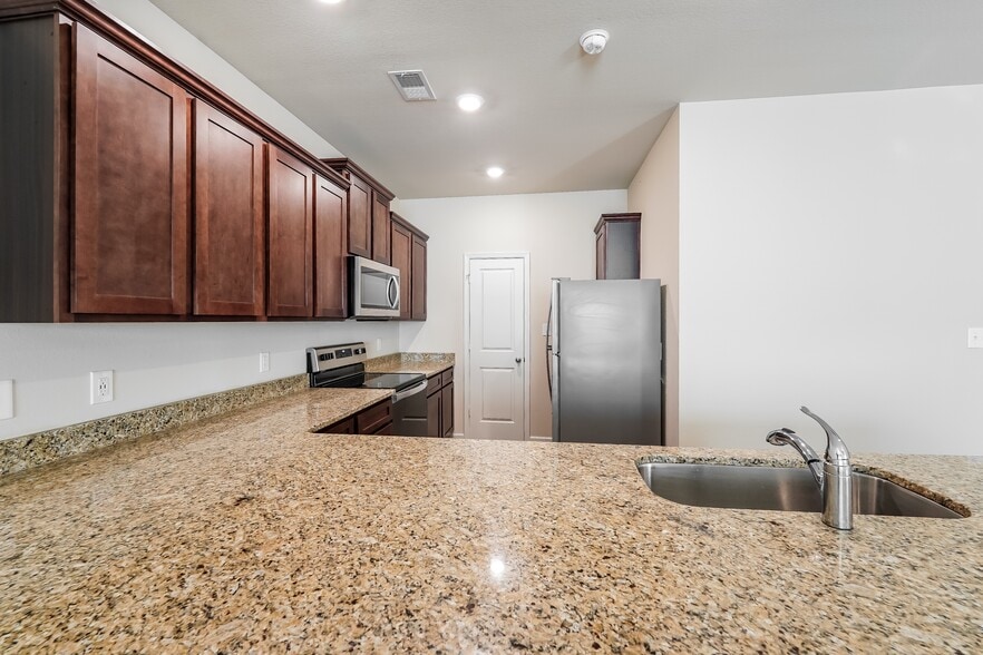 Building Photo - 8067 Hagood St