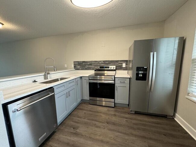 Building Photo - 2536 Woodgate Blvd