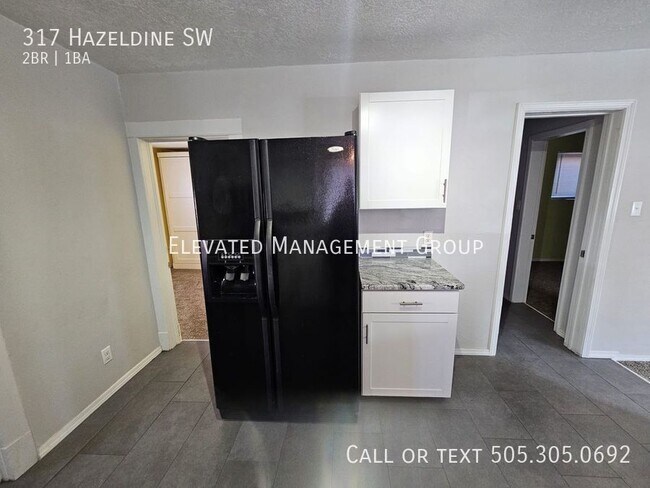 Building Photo - 317 Hazeldine Ave SW