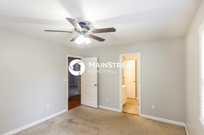 Building Photo - 3 Bedroom Pet-Friendly Home in Bessemer, A...