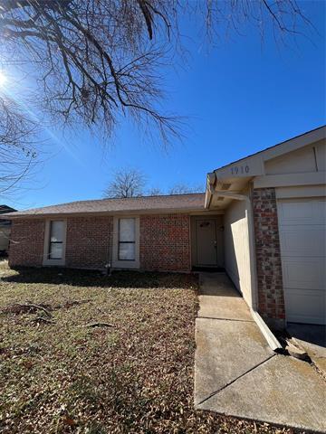 Building Photo - 1910 Whiteoak Dr