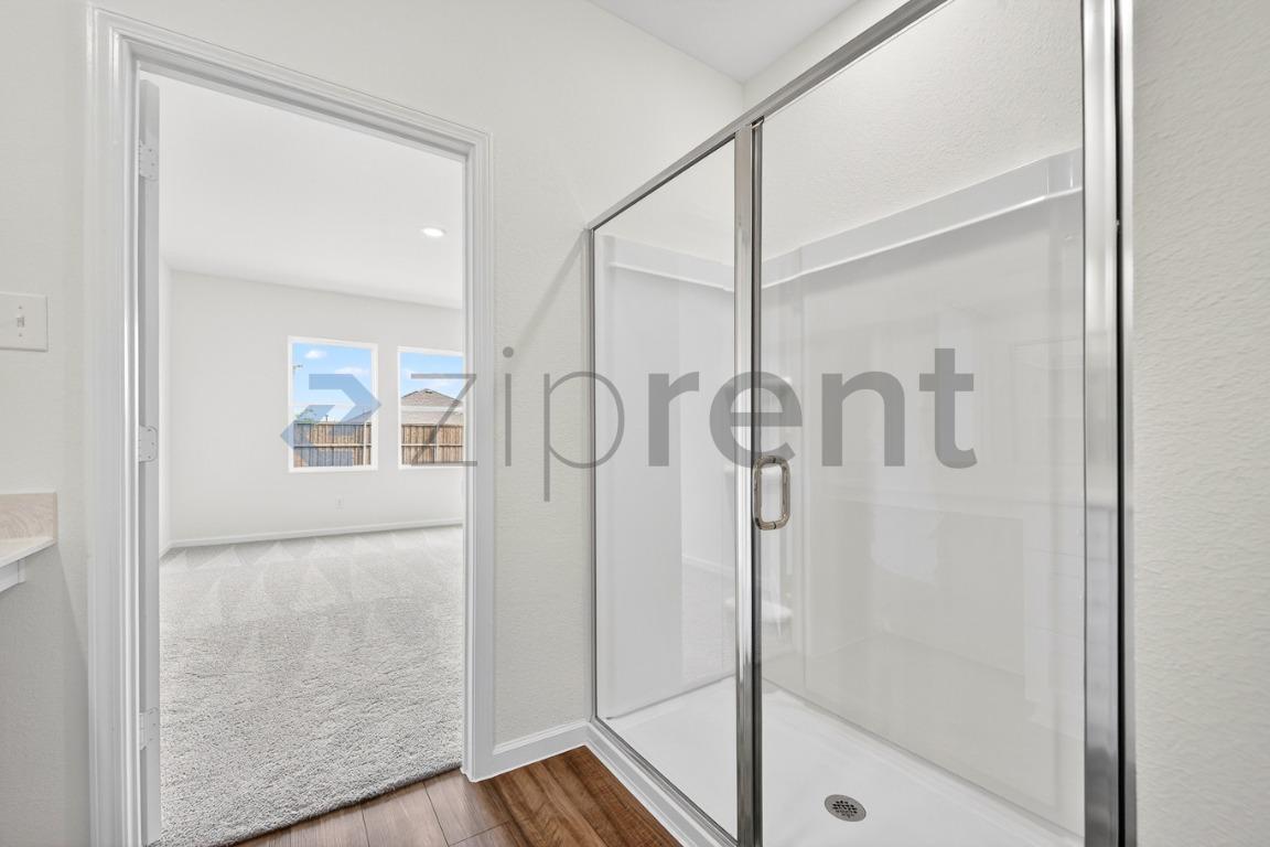 Building Photo - Unit
