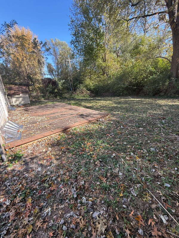 Building Photo - 10736 Spring Garden Dr