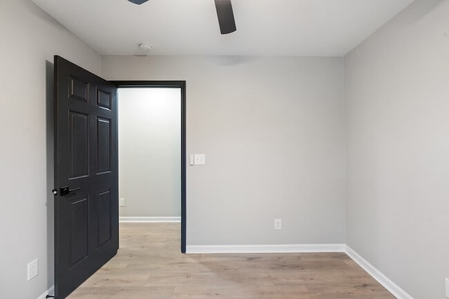 Building Photo - 804 Martin St