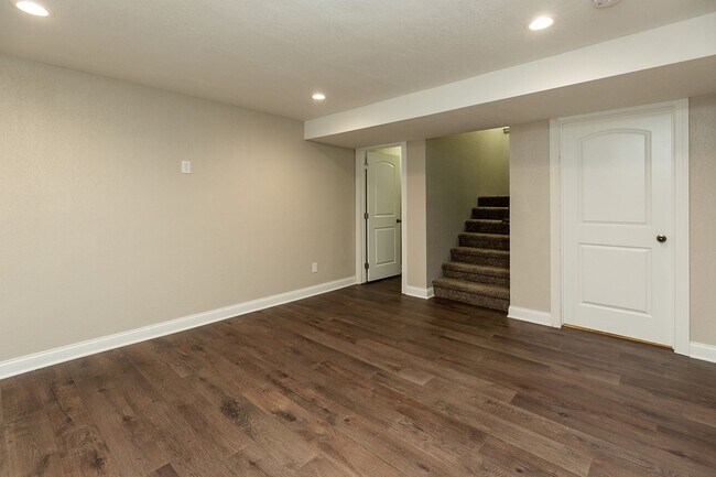 Building Photo - Perfect Single Family Home in Norwalk