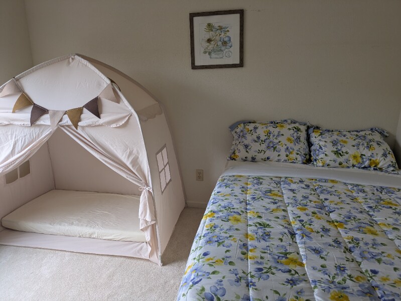 Building Photo - 105 Donegan Ct