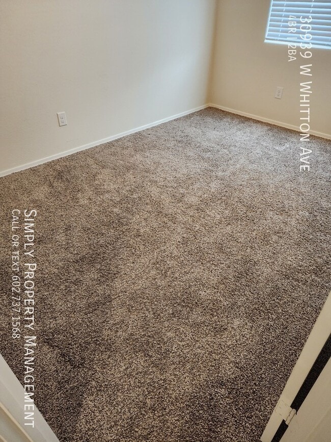 Building Photo - 30939 W Whitton Ave
