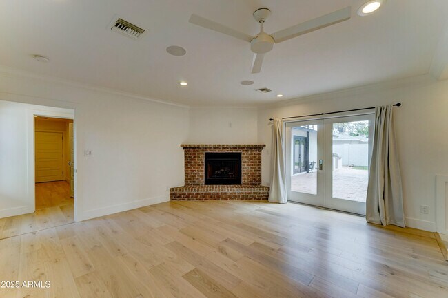 Building Photo - 4331 E Avalon Dr
