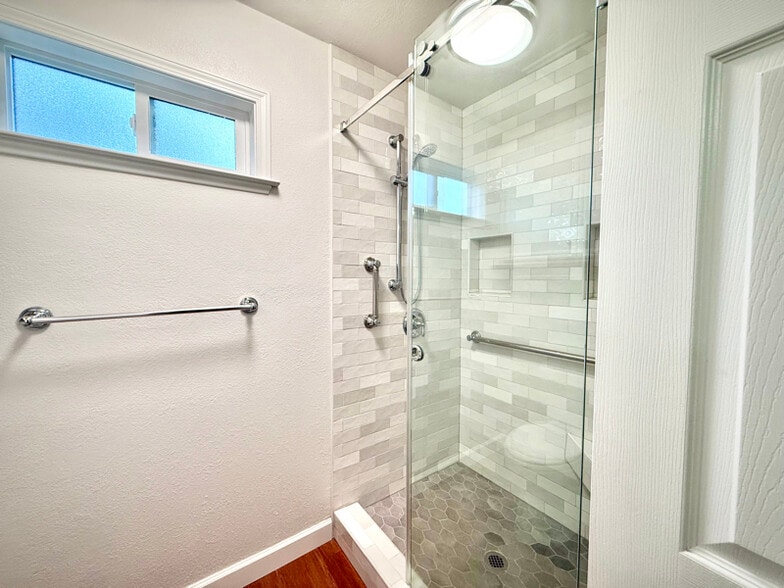 Building Photo - 1582 Calle Enrique