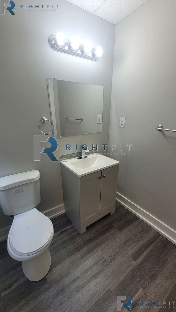 Building Photo - Stop! Look no further. Make this rental property, yours!