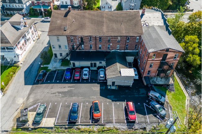 Building Photo - Spacious 4-Bedroom Home Near Kutztown University – Prime Downtown Location