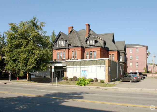 Primary Photo - 430 Delaware