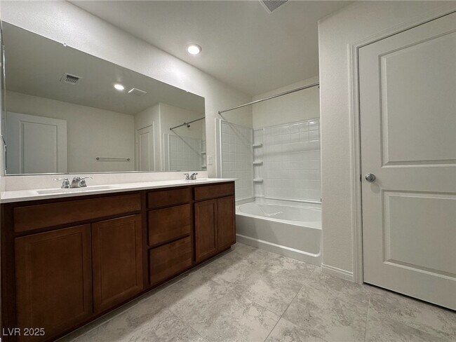 Building Photo - 6988 Sylmar Ave