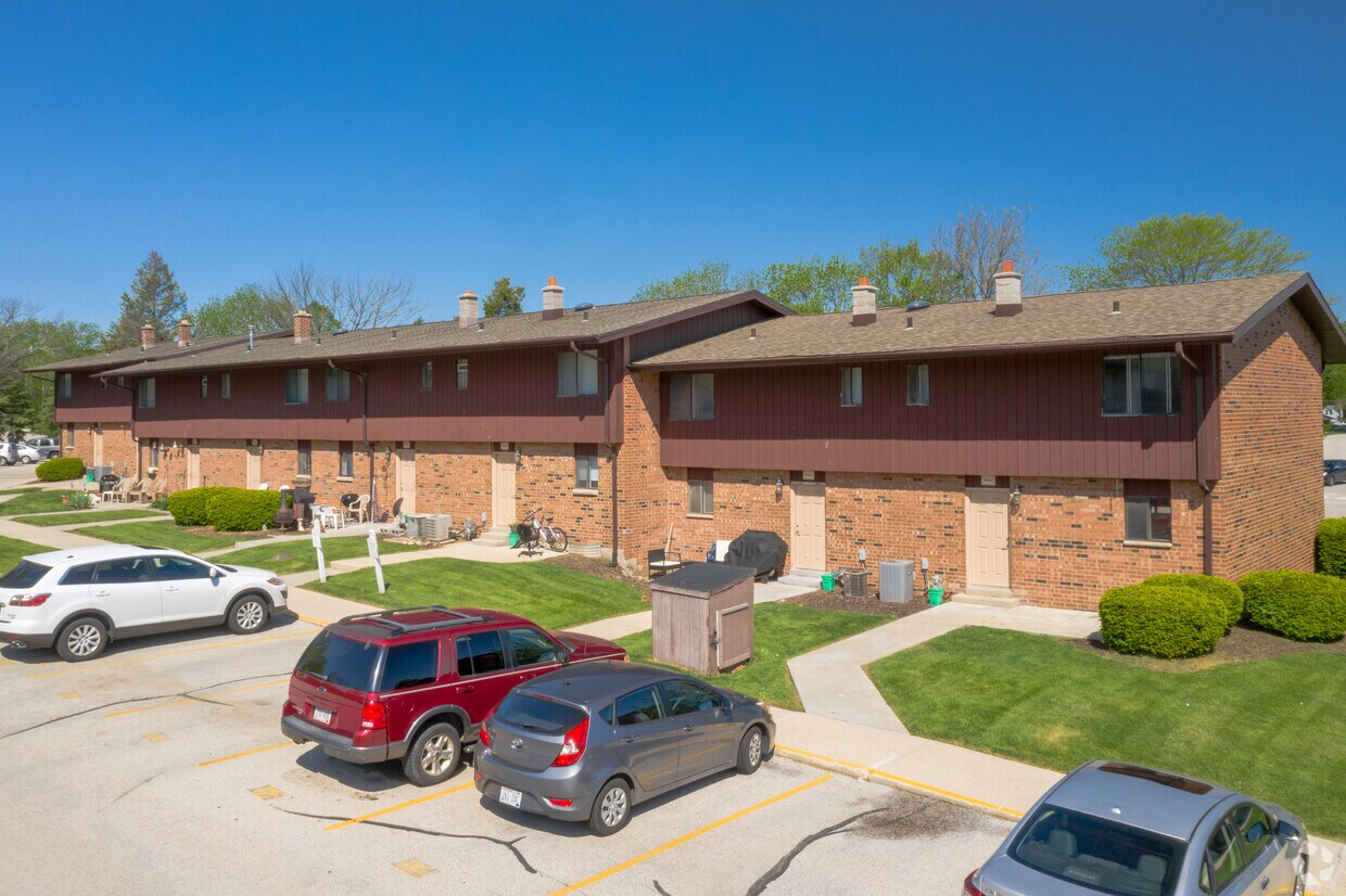 village garden apartments hales corners