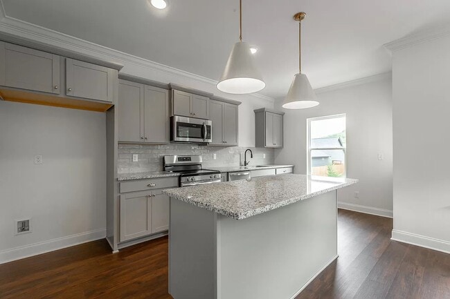 Building Photo - 5558 Stream Ln