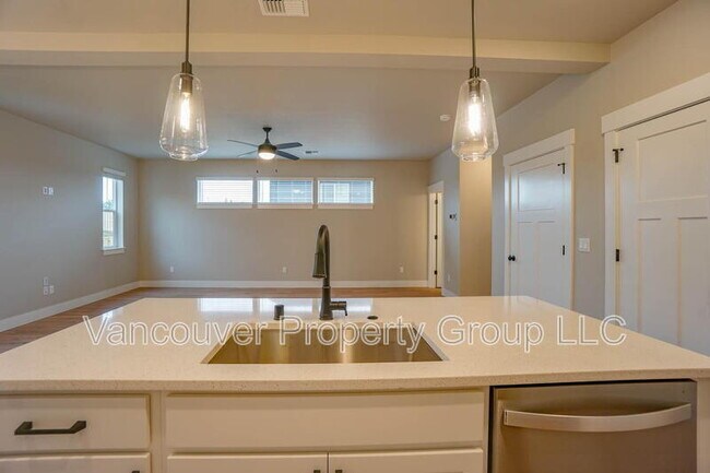 Building Photo - 2351 E Otter Lp