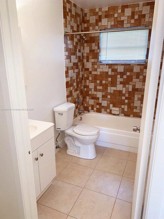 Building Photo - 2525 Polk St