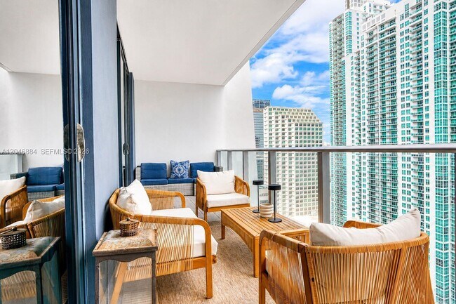 Building Photo - 1010 Brickell Ave