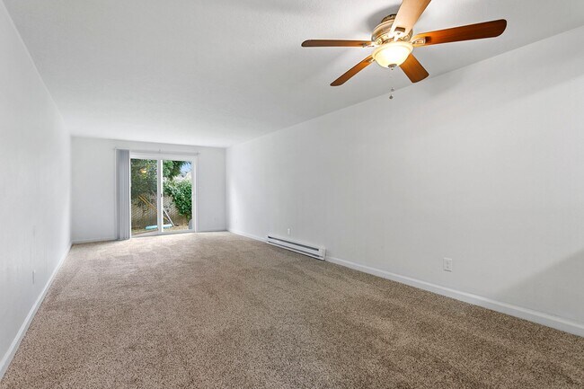 Building Photo - Beautiful 1 bedroom 1 bath unit! 2 WEEKS F...