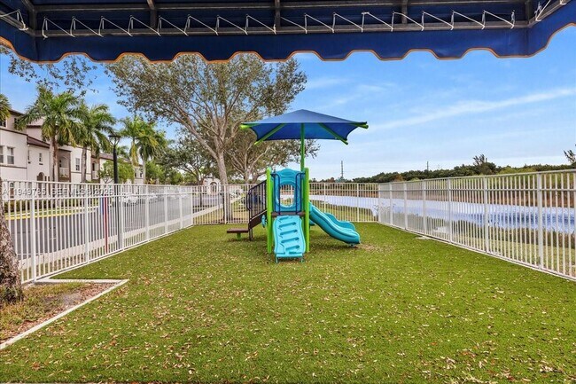 Building Photo - 4341 SW 160th Ave