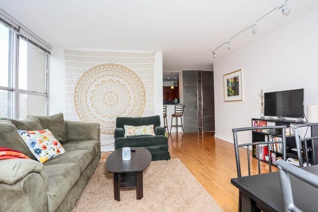 Building Photo - 655 W Irving Park Rd