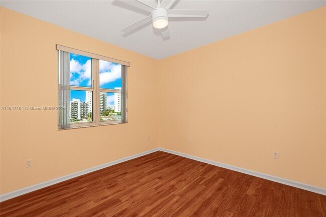 Building Photo - 7900 Harbor Island Dr