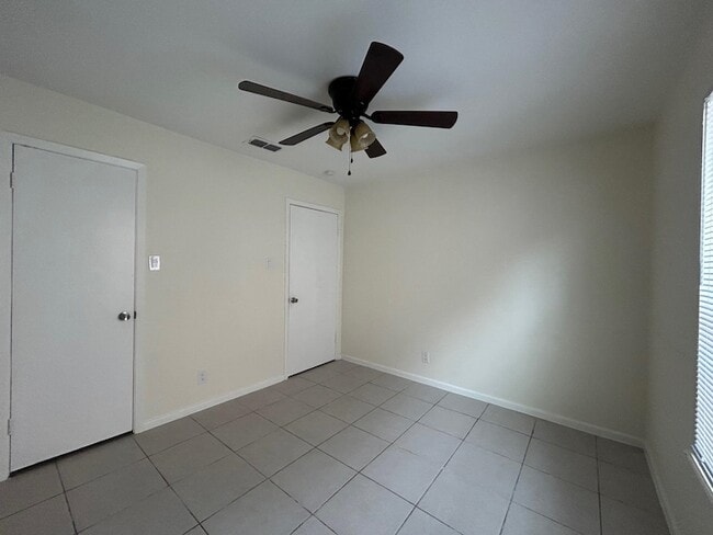 Building Photo - 344 E Dakota