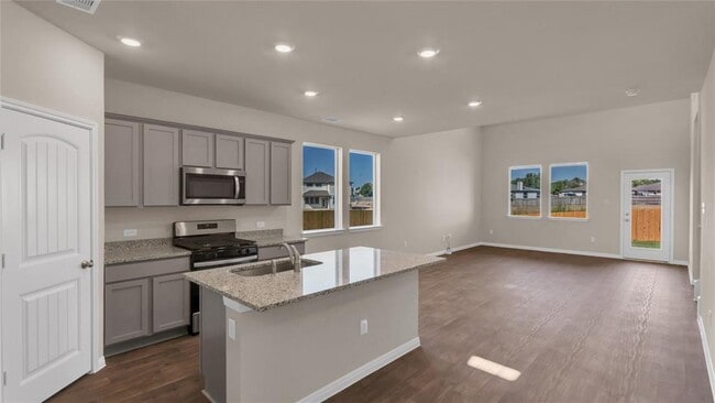 Building Photo - 128 Palo Pinto Dr