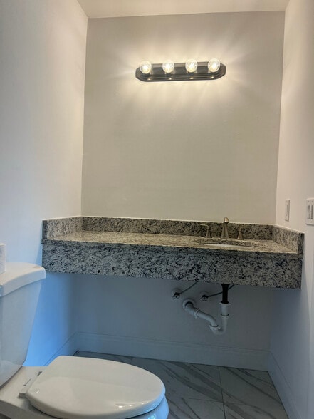 Building Photo - 1900 S Kanner Hwy