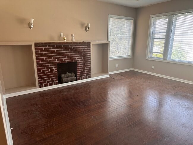 Living room - 7948 S Drexel Ave