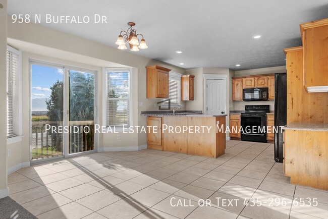 Building Photo - 958 N Buffalo Dr